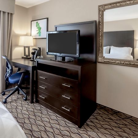 Holiday Inn Milwaukee Airport By Ihg Bagian luar foto