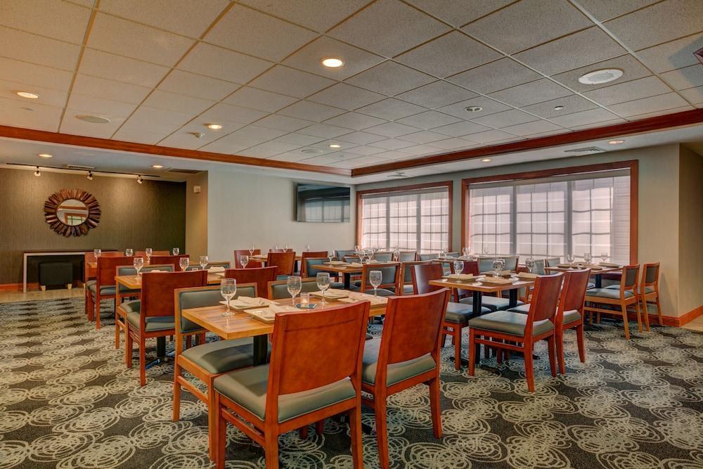 Holiday Inn Milwaukee Airport By Ihg Bagian luar foto