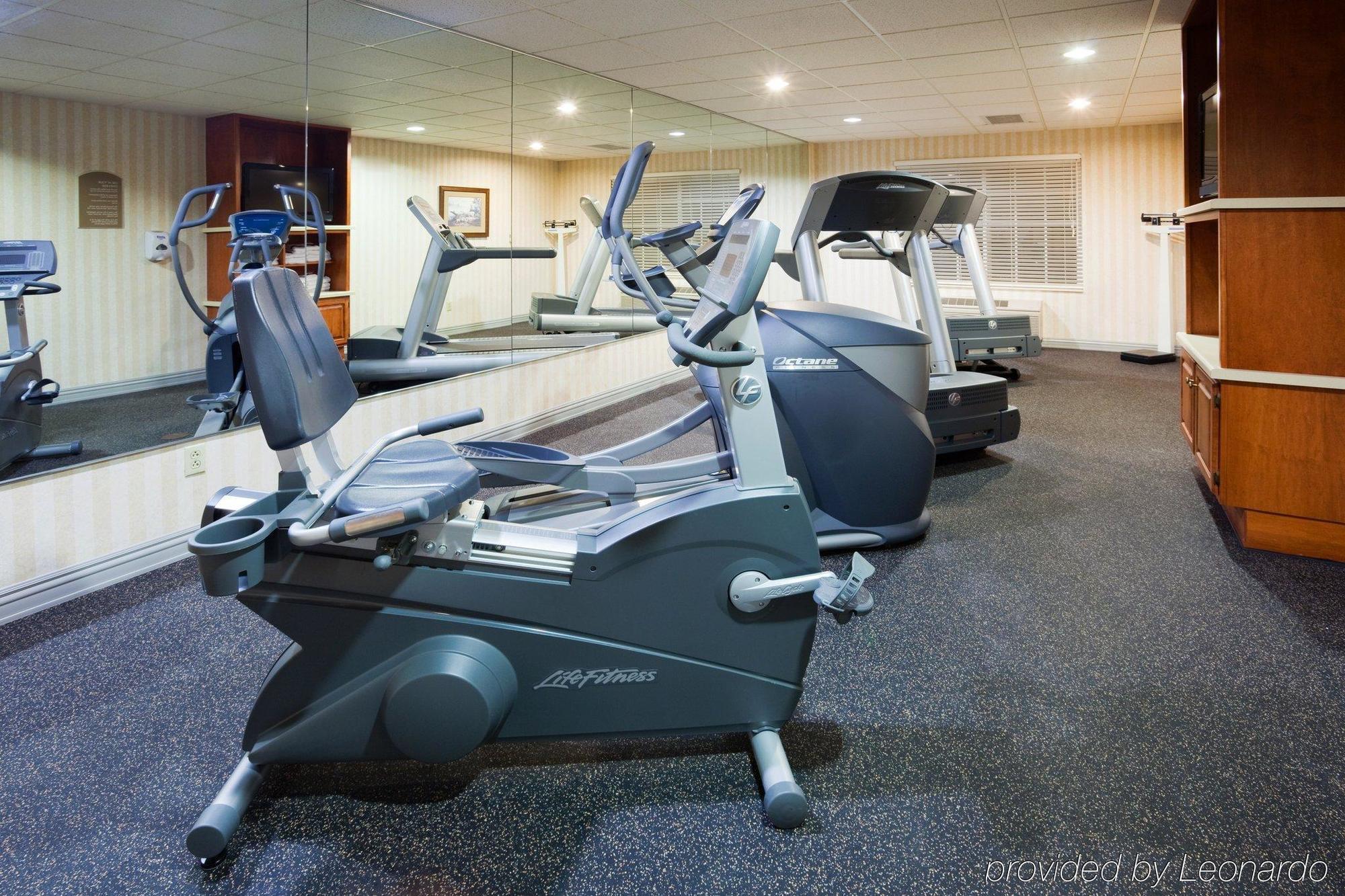 Holiday Inn Milwaukee Airport By Ihg Bagian luar foto