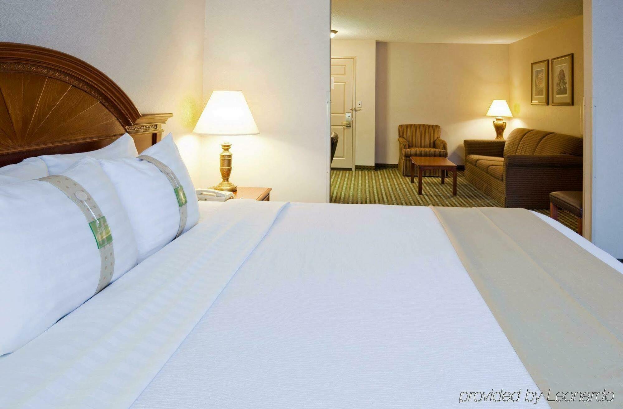Holiday Inn Milwaukee Airport By Ihg Bagian luar foto